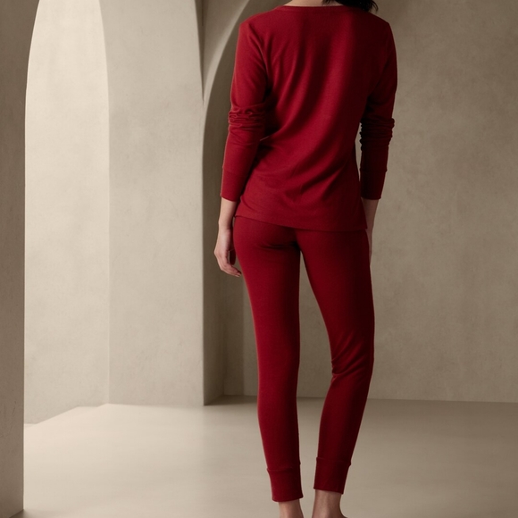 🎄 Banana Republic Brushed Knit Sleep Set - Picture 2 of 3